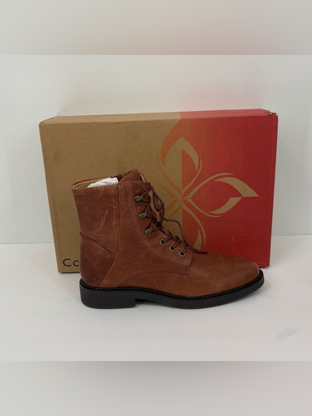 Comfortiva Elsberry lace-up ankle boots brown leather water resistant new 8